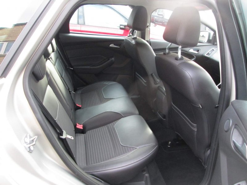 FORD FOCUS