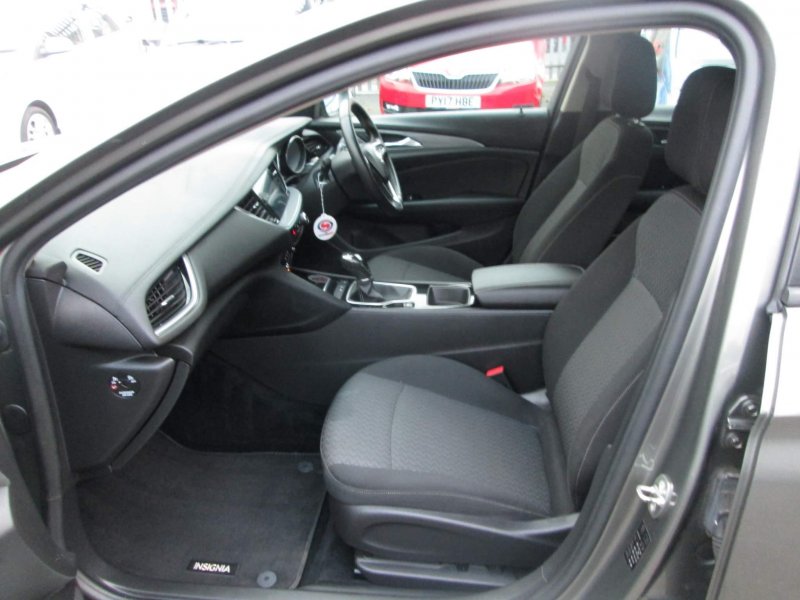 VAUXHALL INSIGNIA