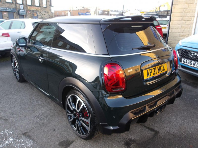 MINI HATCH