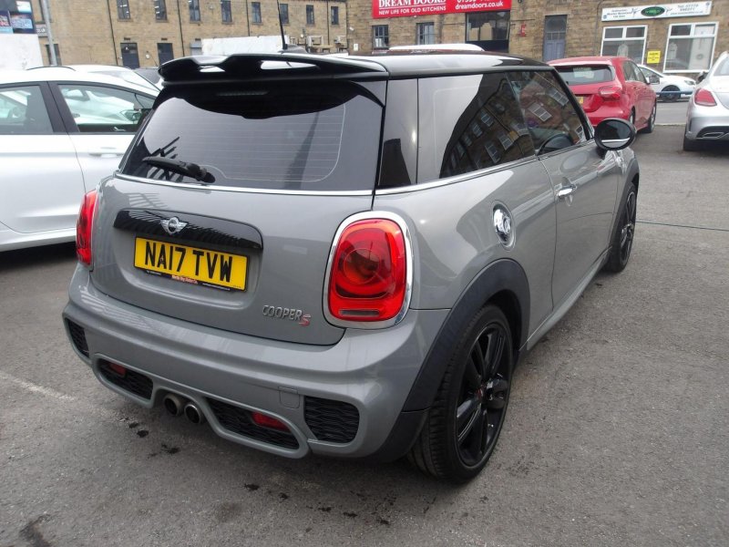 MINI HATCH