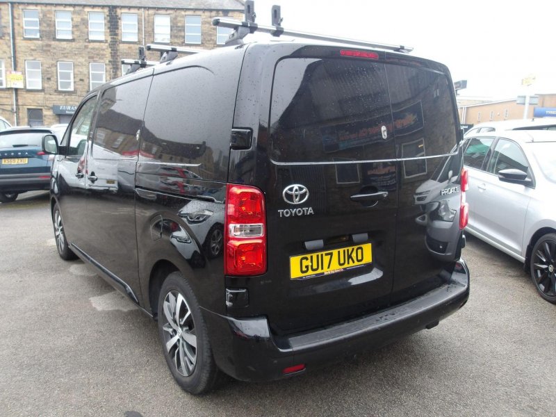 TOYOTA PROACE