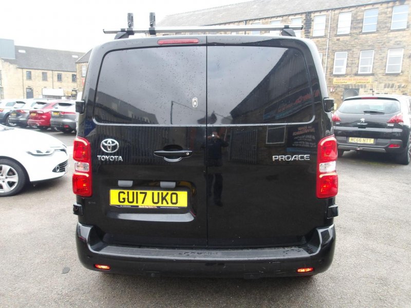 TOYOTA PROACE